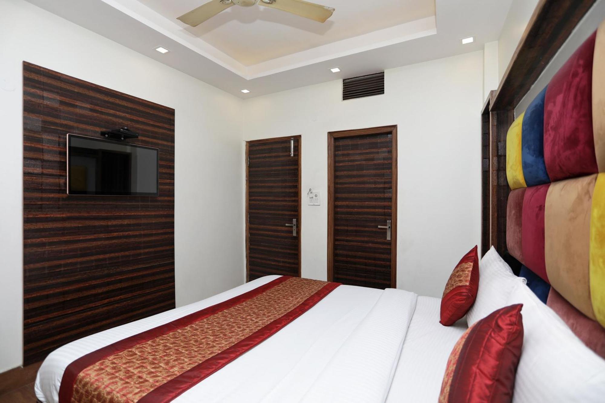 Hotel O Sun Palace Delhi  Exterior photo